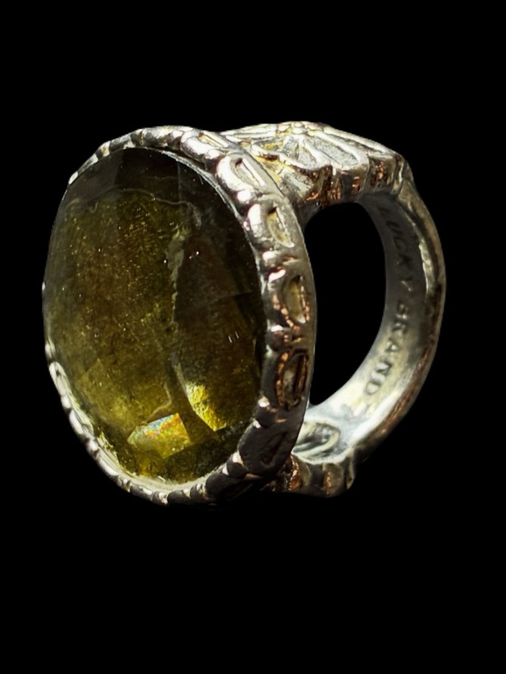 Silver Tone Cocktail Ring Oval Faceted Green Stone Bezel Set Metal Band | Size 7